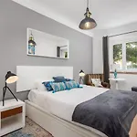 Classy 4Bdr Apartment W/ Balcony By Lovelystay