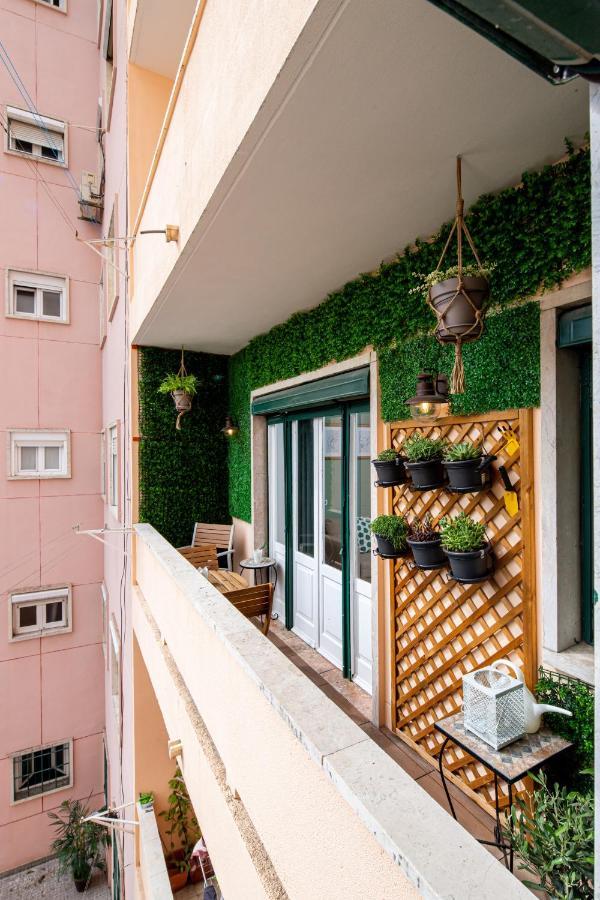 Apartamento Classy 4bdr W/ Balcony By Lovelystay
